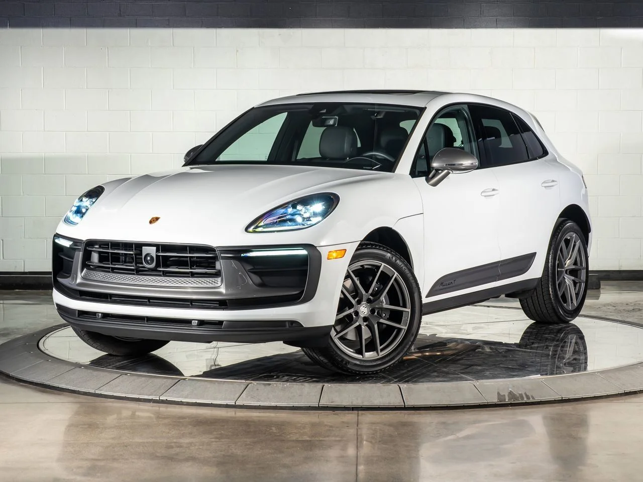 Used 2026 White Porsche  image 1