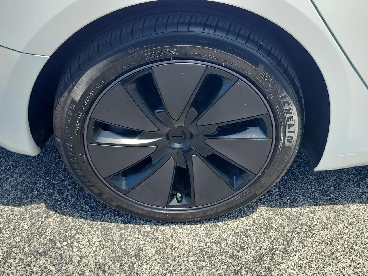 Used 2024 White Tesla Base image 7