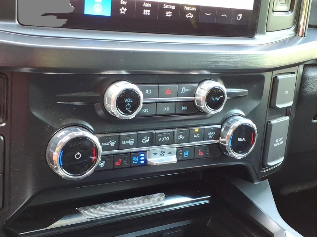 Used 2025 White Ford Lariat image 7