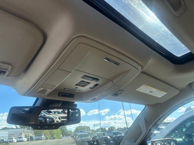Used 2018 White GMC Denali image 19