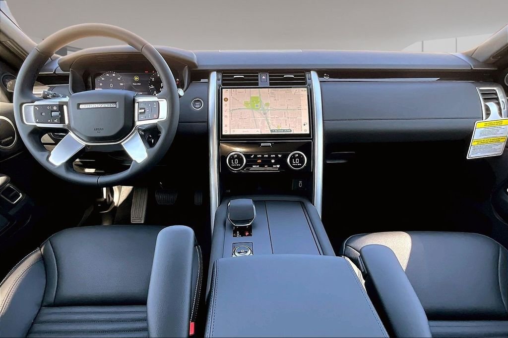 New 2026 CARPATHIAN GREY Land Rover S image 5