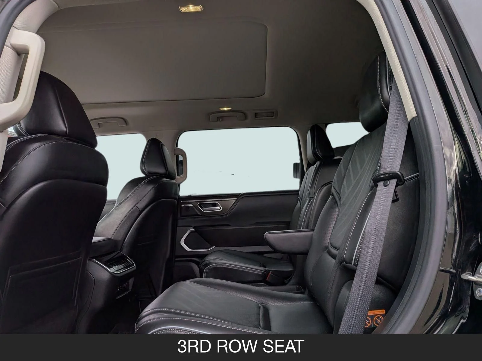 Used 2025 Black Obsidian INFINITI LUXE image 17