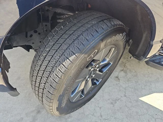 Used 2025 Blue Ford Lariat image 31