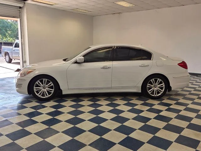 Used 2014 White Hyundai 3.8 image 4