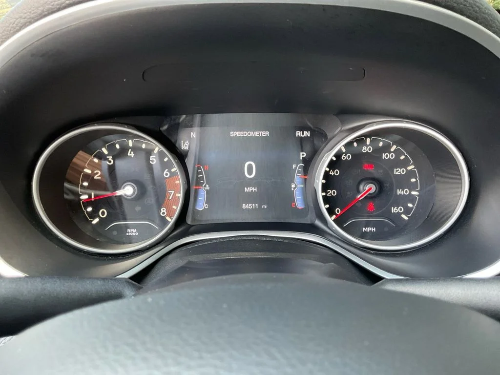 Used 2021 Silver Jeep Limited image 18