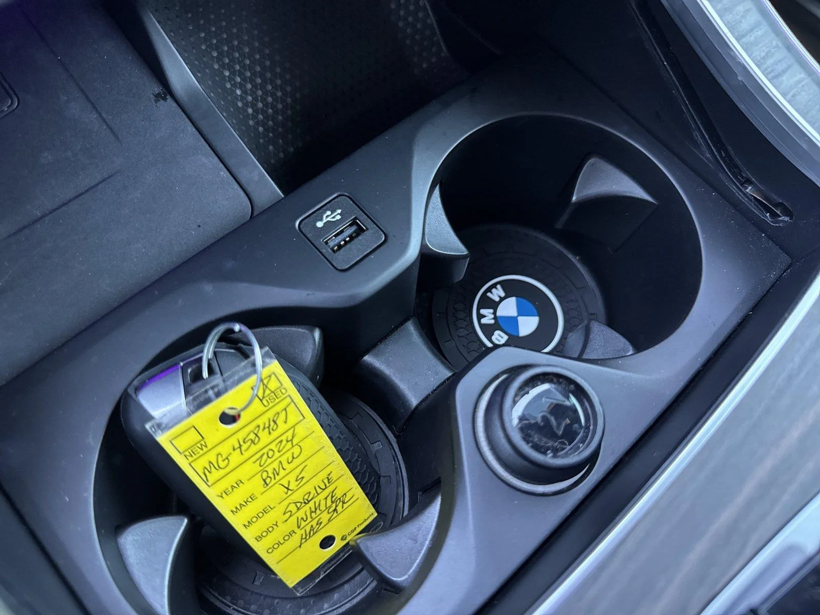 Used 2024 Mineral White Metallic BMW sDrive40i image 28