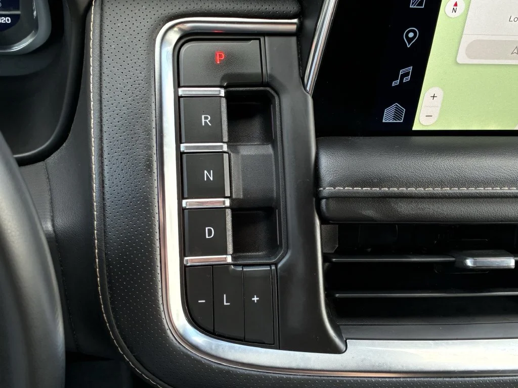 Used 2023 SUMMIT WHITE Chevrolet Premier image 34
