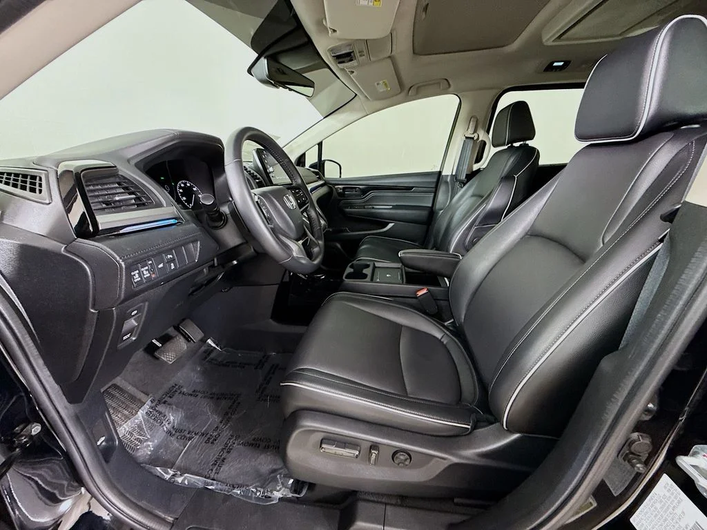Used 2025 Black Honda Touring image 21