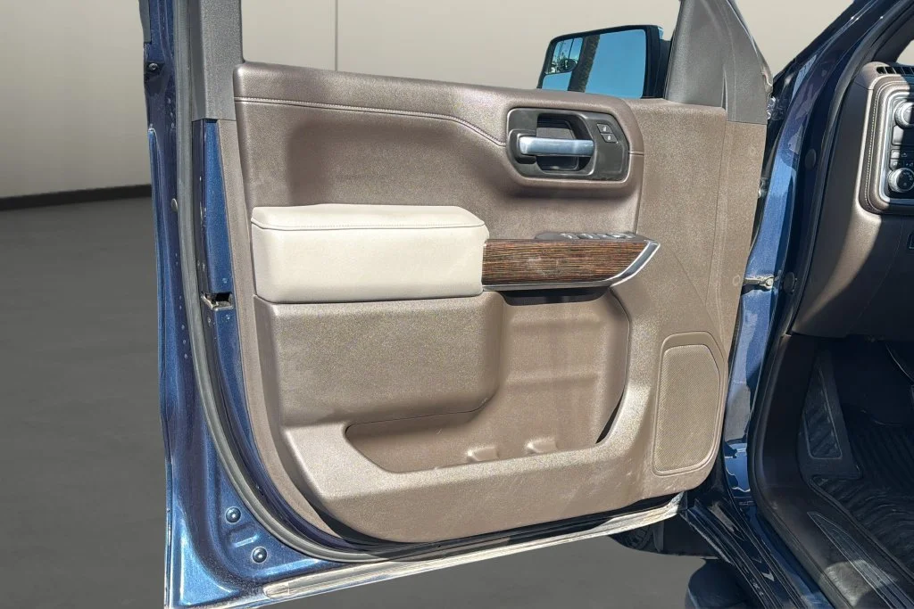Certified Used 2020 PACIFIC BLUE METALLIC GMC SLE image 14