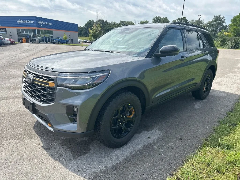New 2026 Gray Ford Tremor image 4