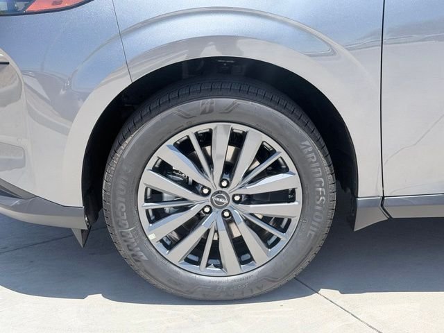 New 2026 Gun Metallic Nissan SL image 38