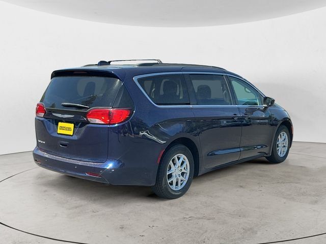 Used 2020 Blue Chrysler LX image 5