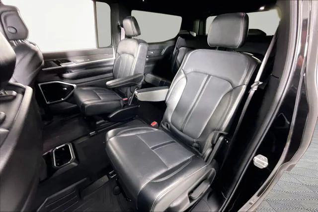 Used 2022 Black Jeep Series III image 18