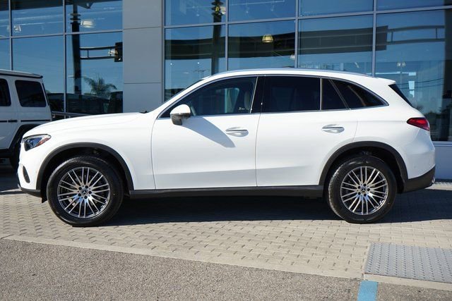 New 2026 Polar White Mercedes-Benz GLC 300 image 38