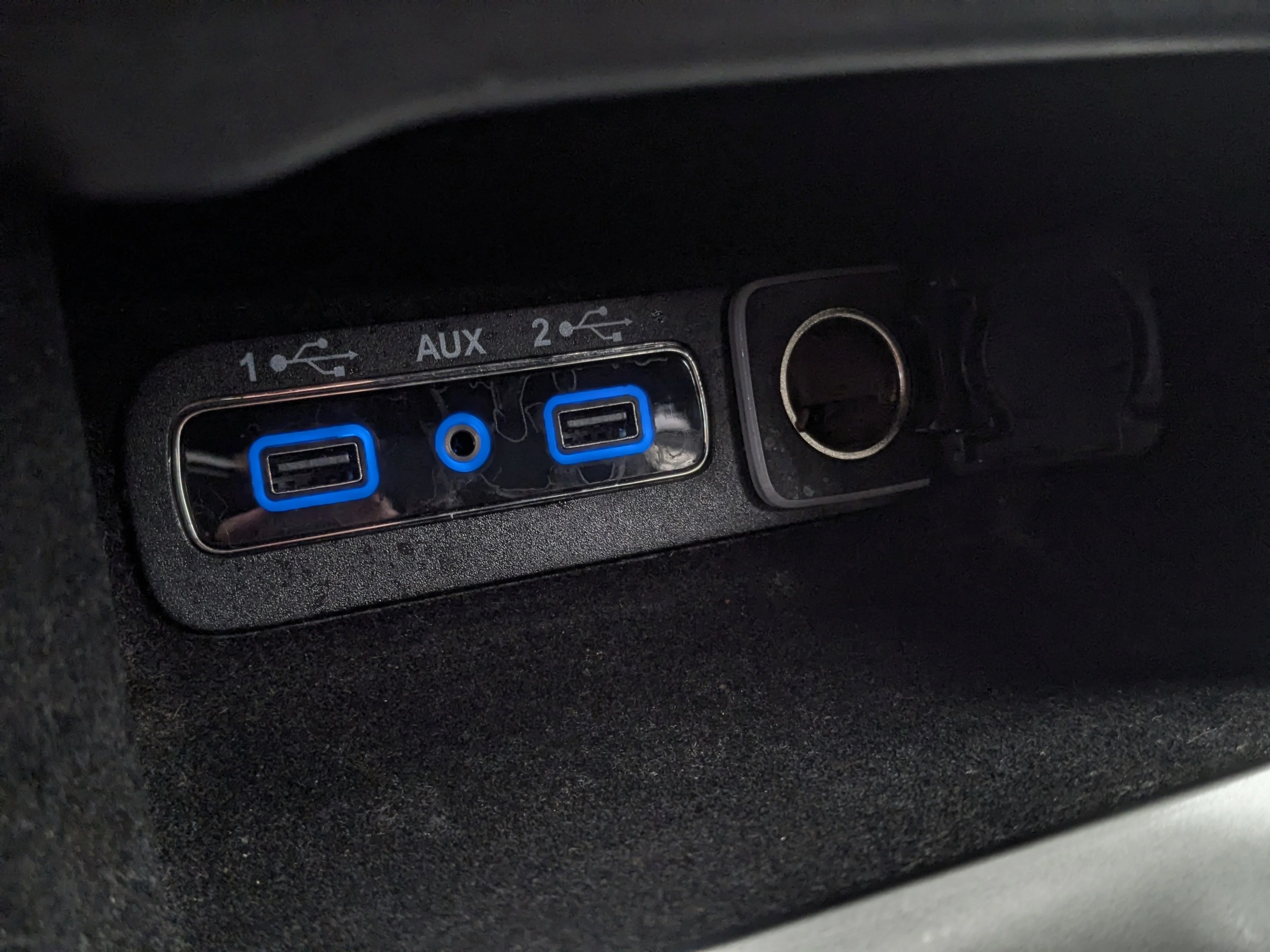 Used 2018 Black Jeep Laredo - - 3.6L Pentastar V6 - Quadra-Trac I 4x4 - Keyless Go - ParkView & ParkSense & More! image 21