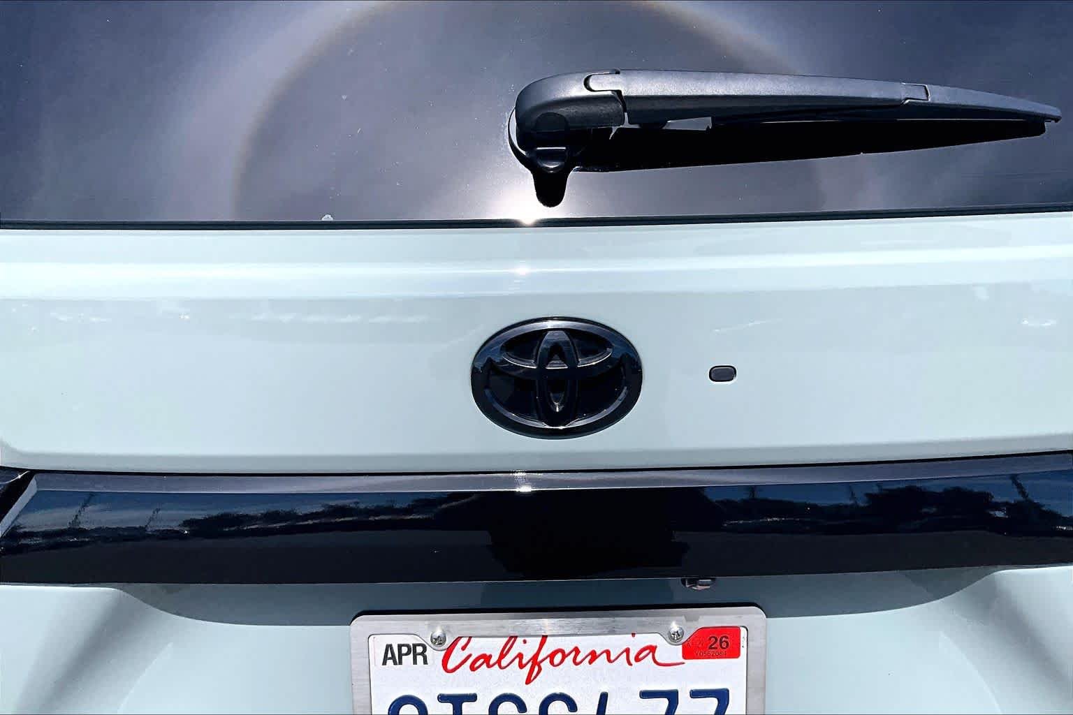 Certified Used 2025 Lunar Rock Toyota Platinum image 30