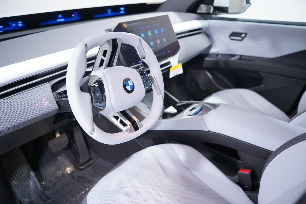 New 2027 Alpine White BMW  image 6