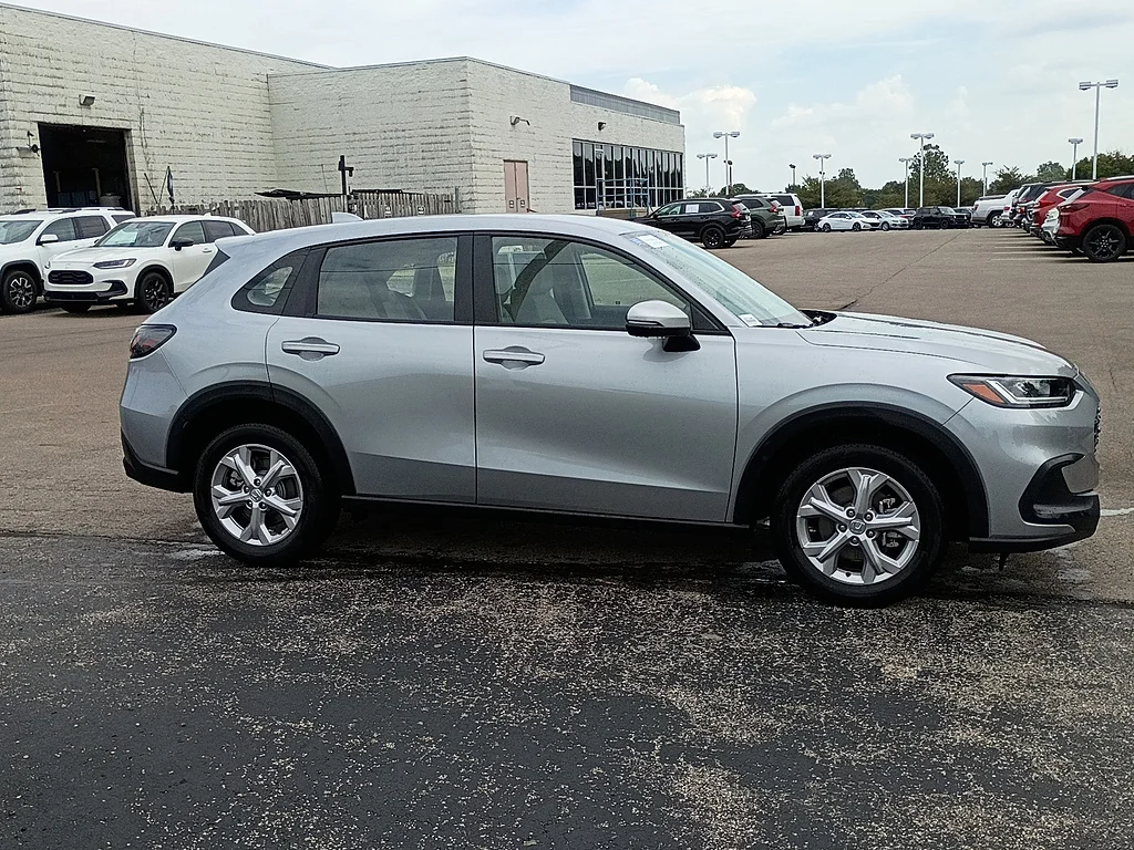 Certified Used 2025 Lunar Silver Metallic Honda LX image 2
