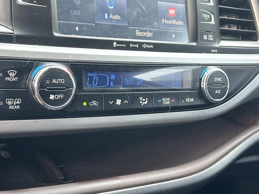 Used 2018 Black Toyota XLE image 17