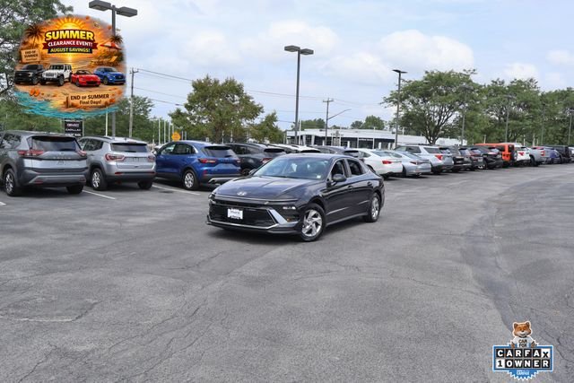Used 2026 Blue Hyundai SE image 1