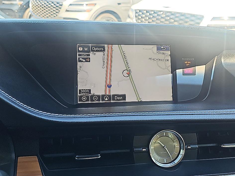 Used 2015 Starfire Pearl Lexus Hybrid image 26