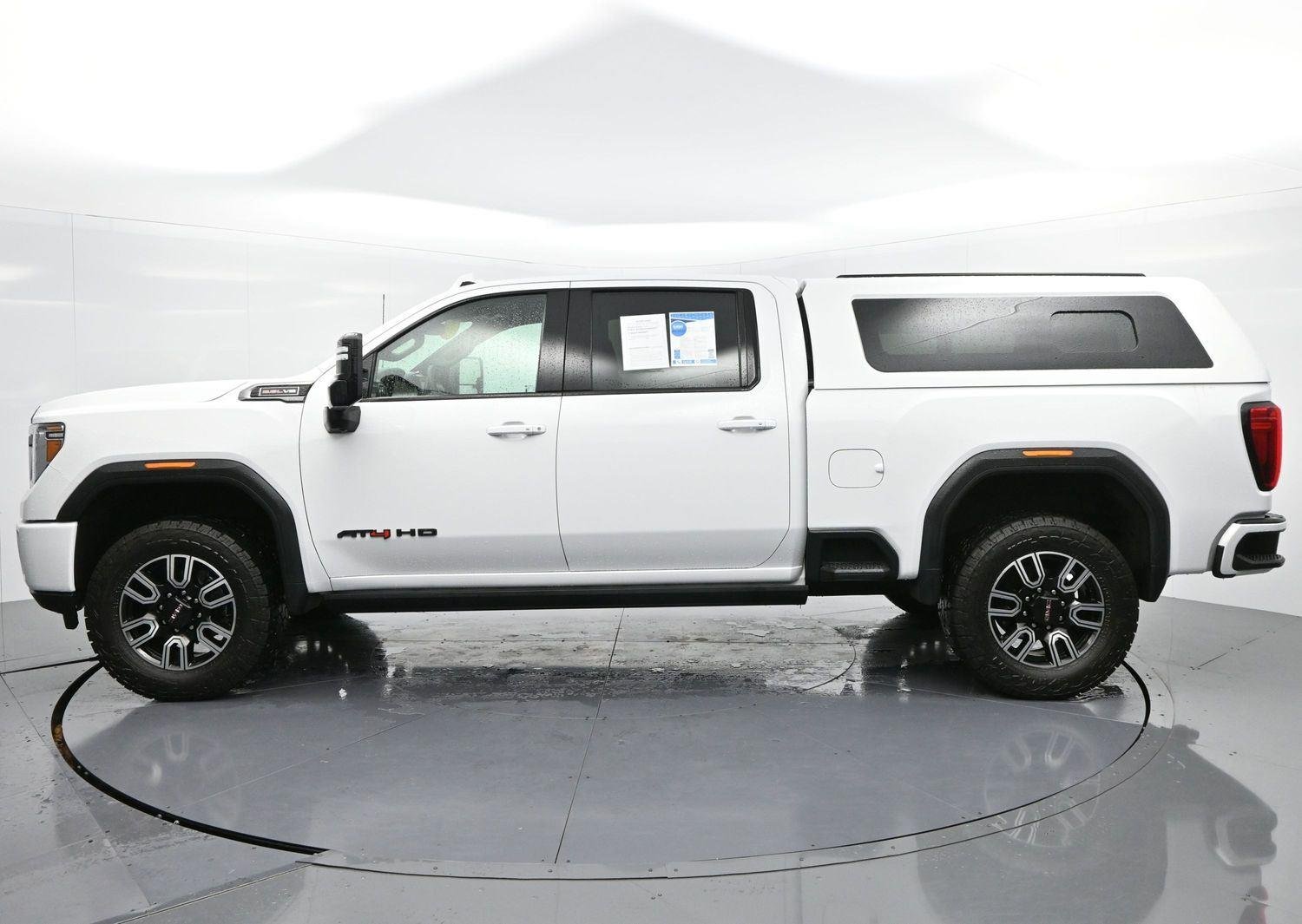 Used 2022 Summit White GMC AT4 image 4
