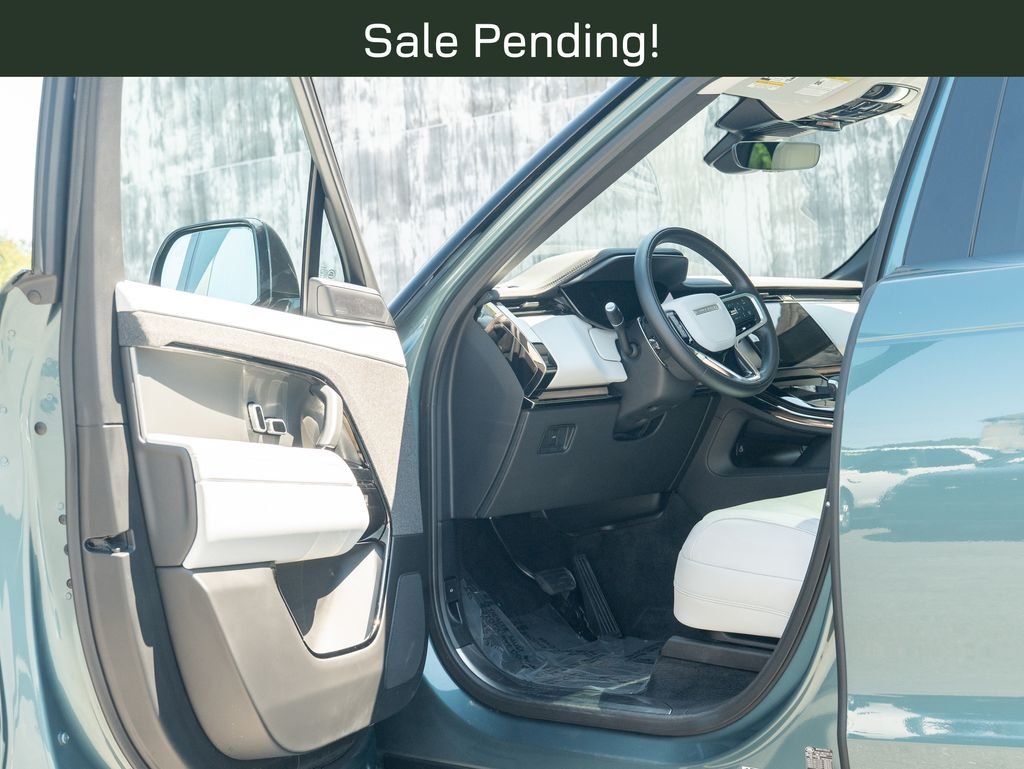 Used 2024 Green Land Rover SE image 11