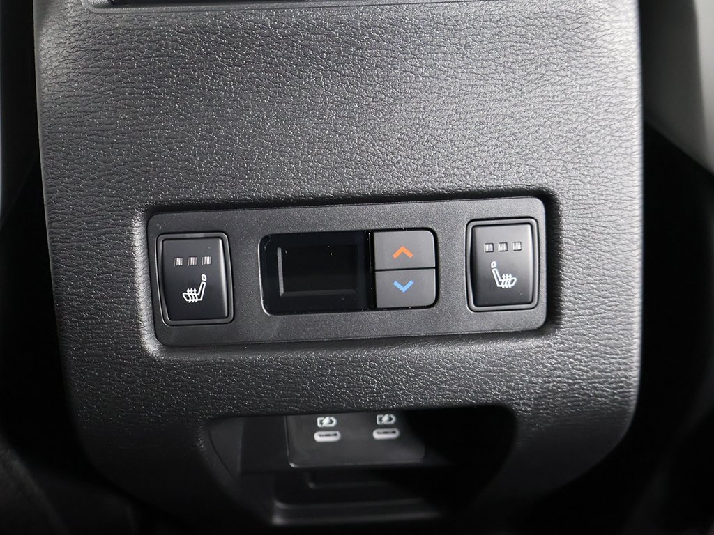 Used 2025 Black Mitsubishi SEL image 54