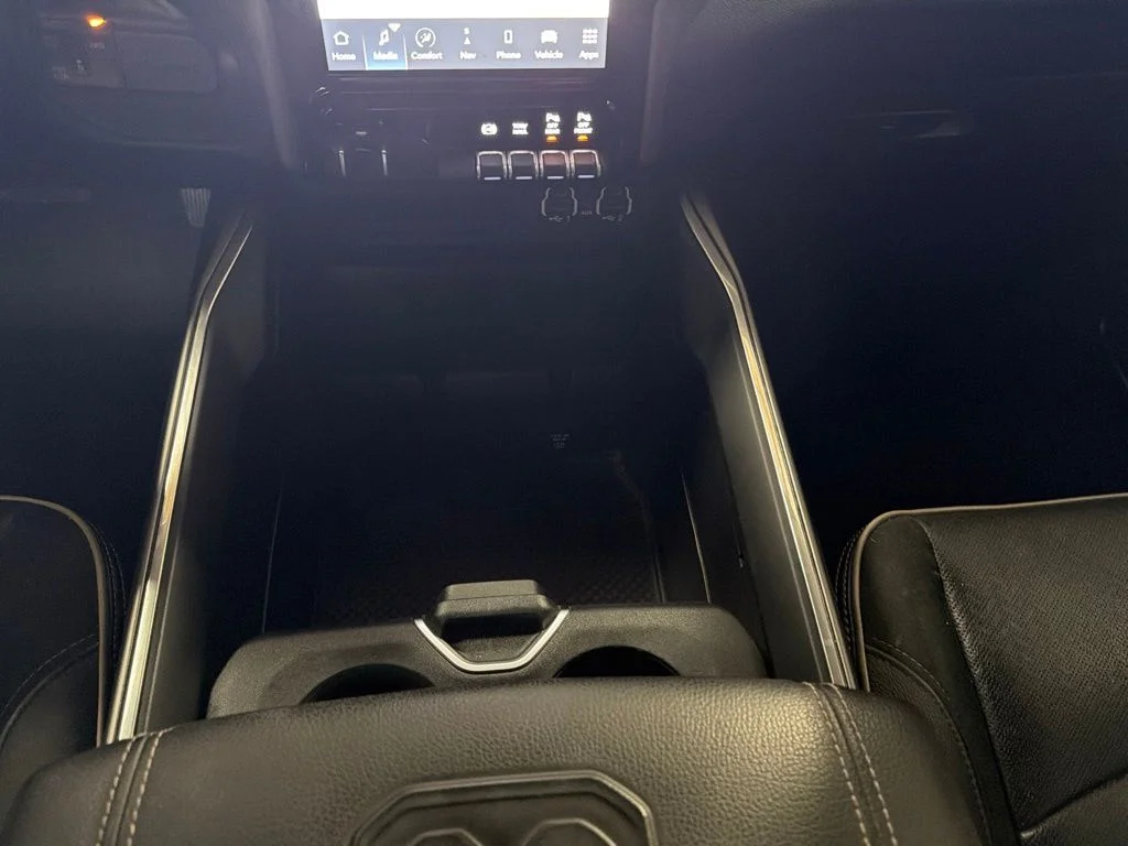Used 2022 Black Ram Laramie image 19