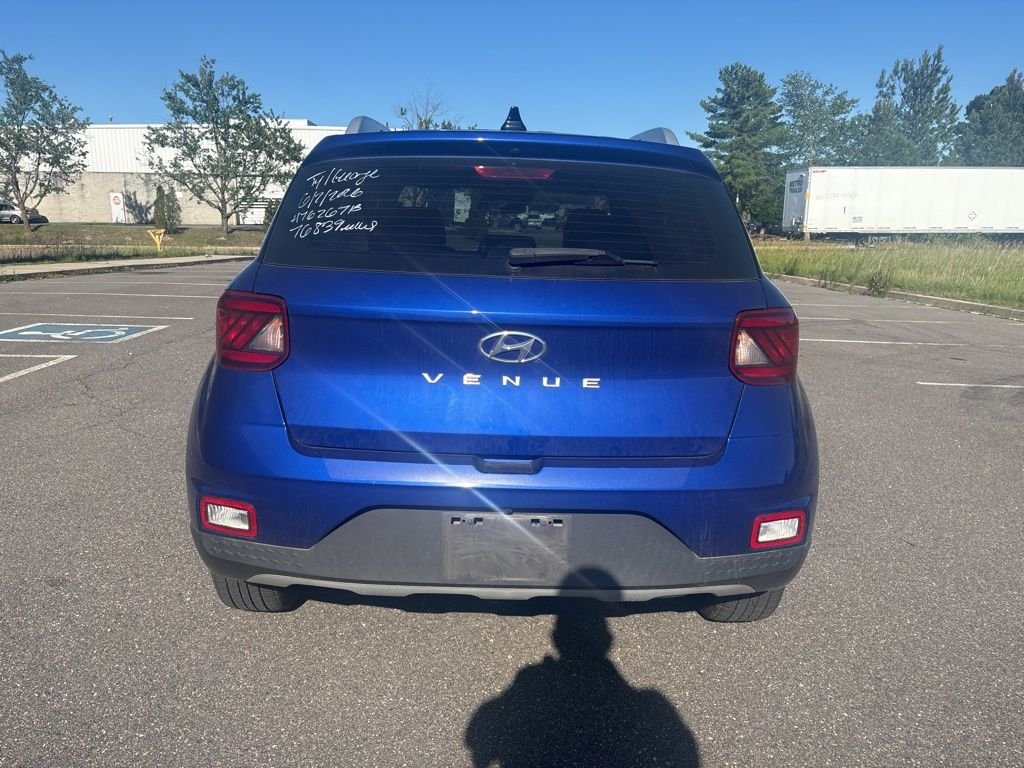 Used 2022 Blue Hyundai Limited image 6