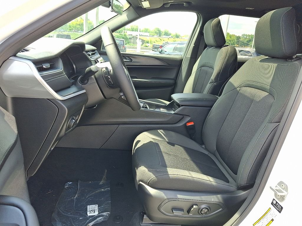 New 2026 Bright White Clearcoat Jeep Laredo X image 10