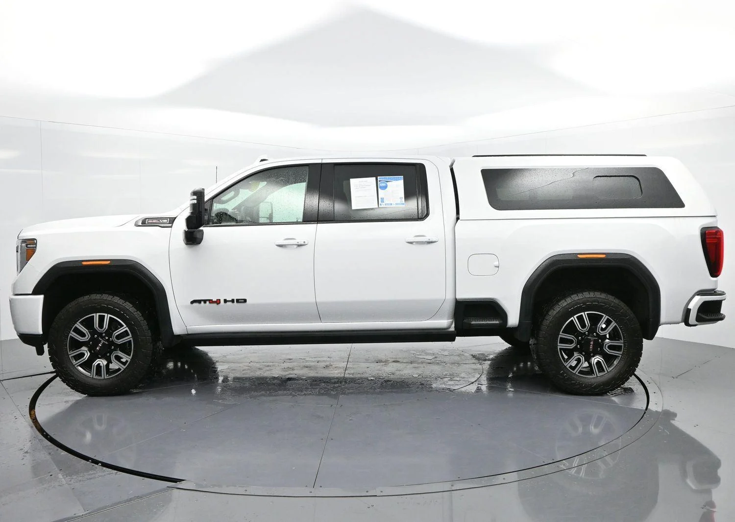 Used 2022 Summit White GMC AT4 image 4