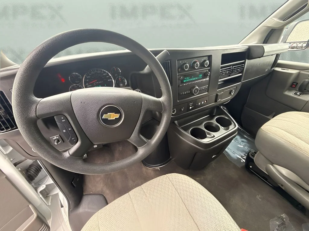 Used 2025 White Chevrolet LS image 11