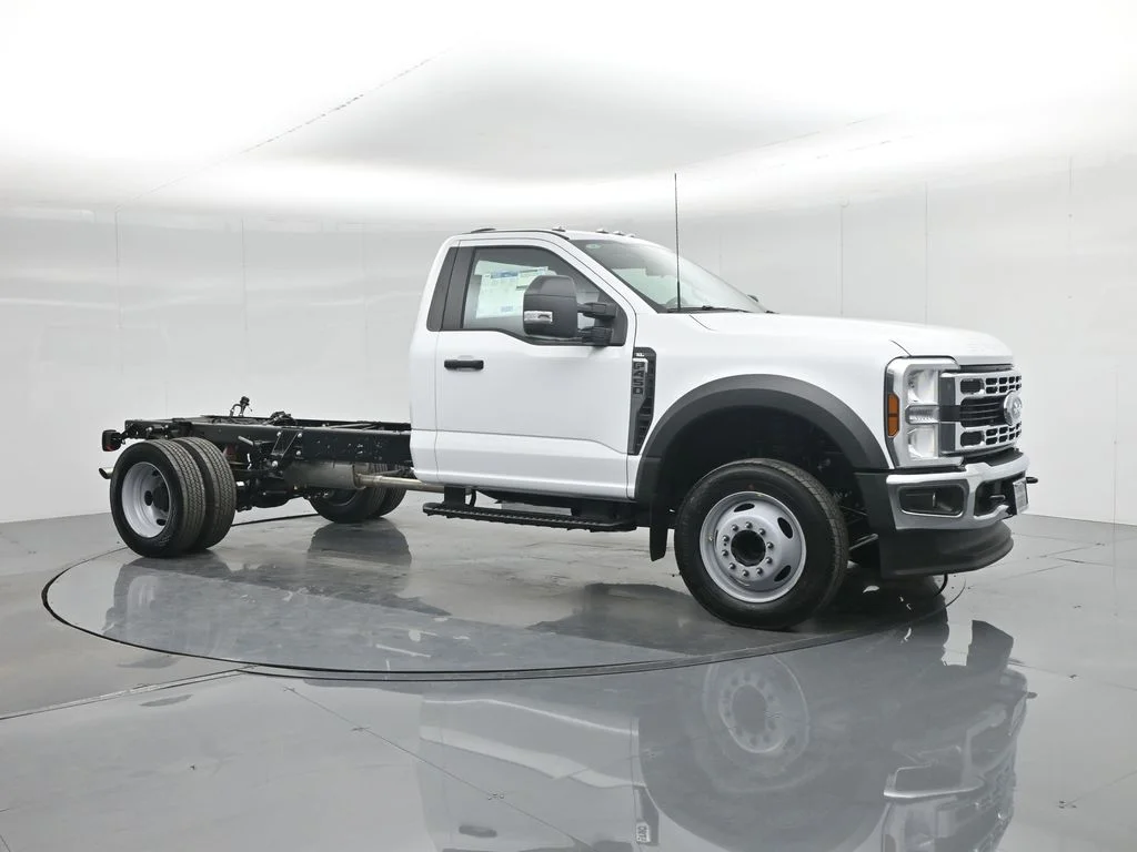 New 2026 Oxford White Ford XL image 6