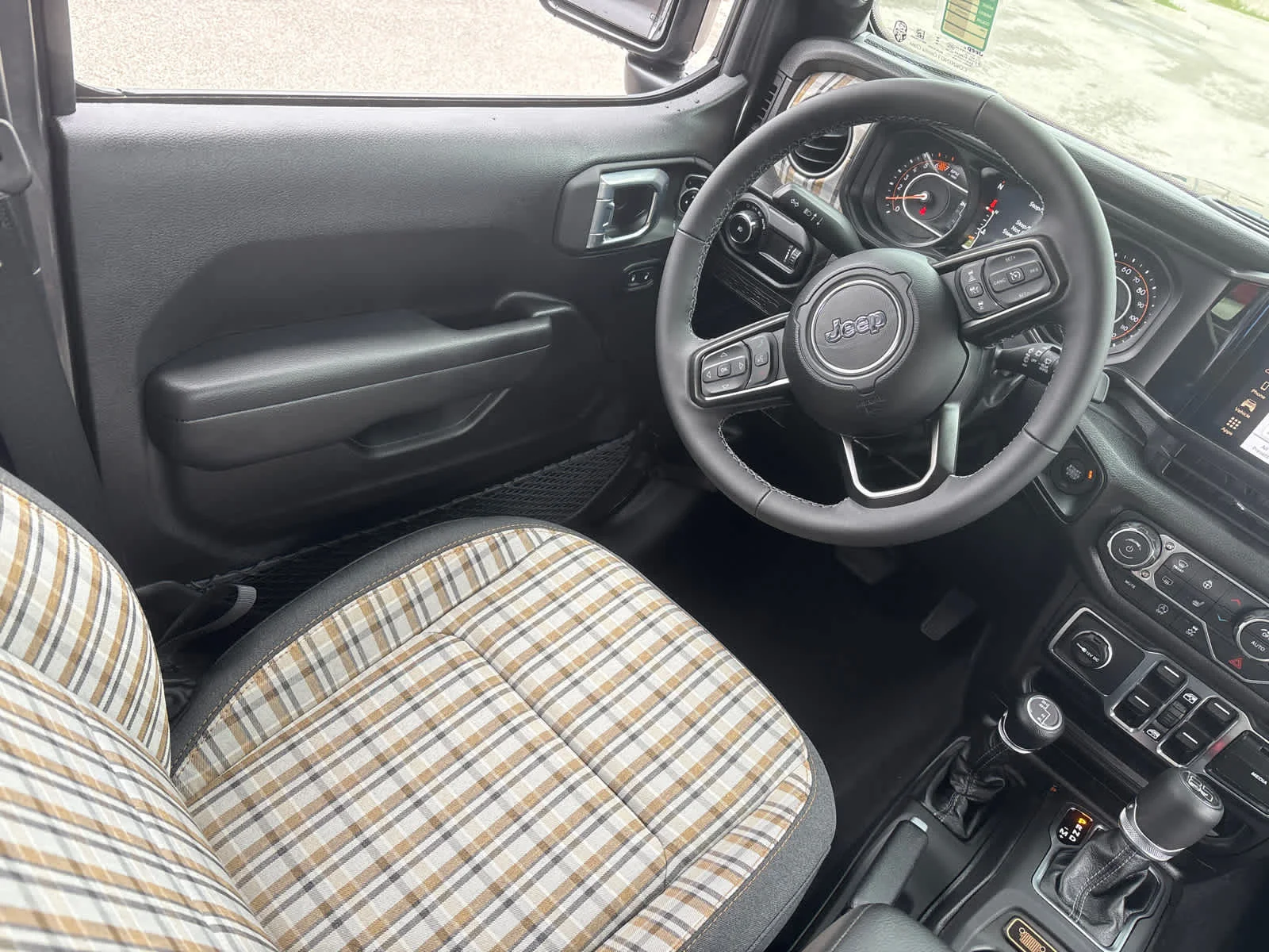 New 2026 Granite Crystal Metallic Clear-Coat Exterior Paint Jeep 85th Anniversary image 15