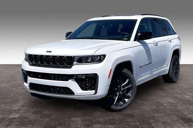 2026 Jeep Grand Cherokee Limited Reserve 4x4's photo