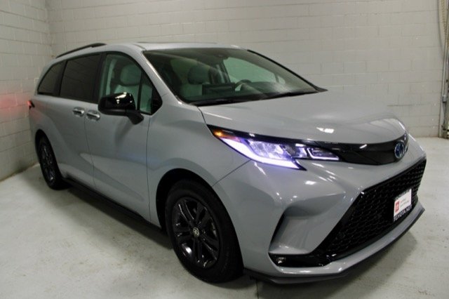 Certified Used 2025 Gray Toyota xse image 1
