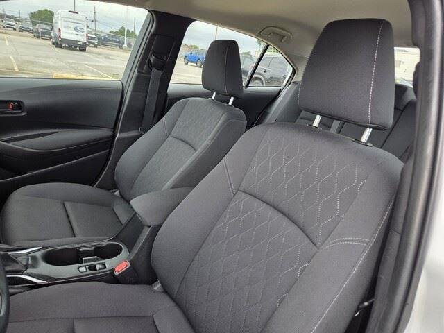 Used 2025 Classic Silver Metallic Toyota LE image 11
