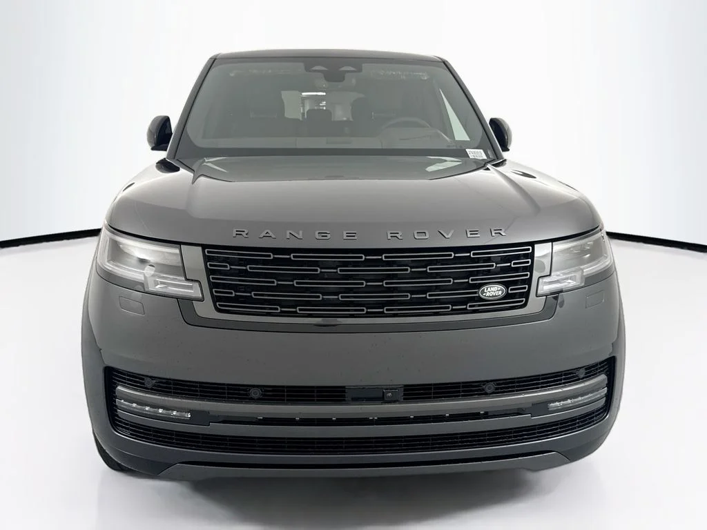 New 2026 Carpathian Grey Land Rover SE image 2