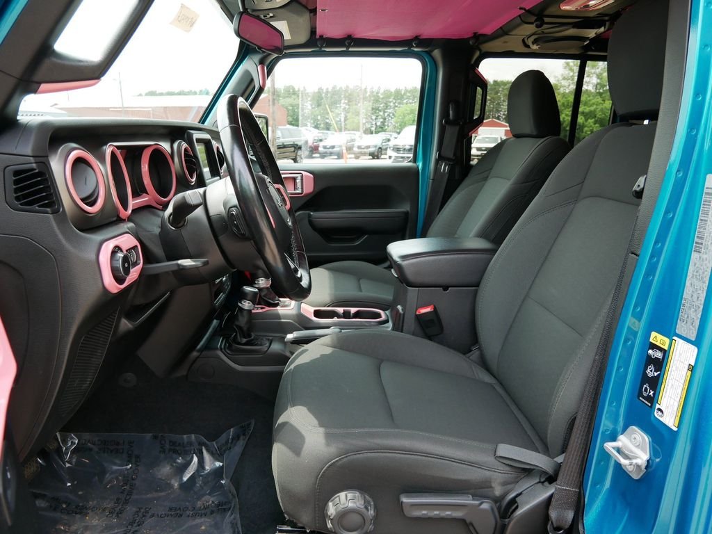 Certified Used 2020  Jeep Unlimited Sport image 14