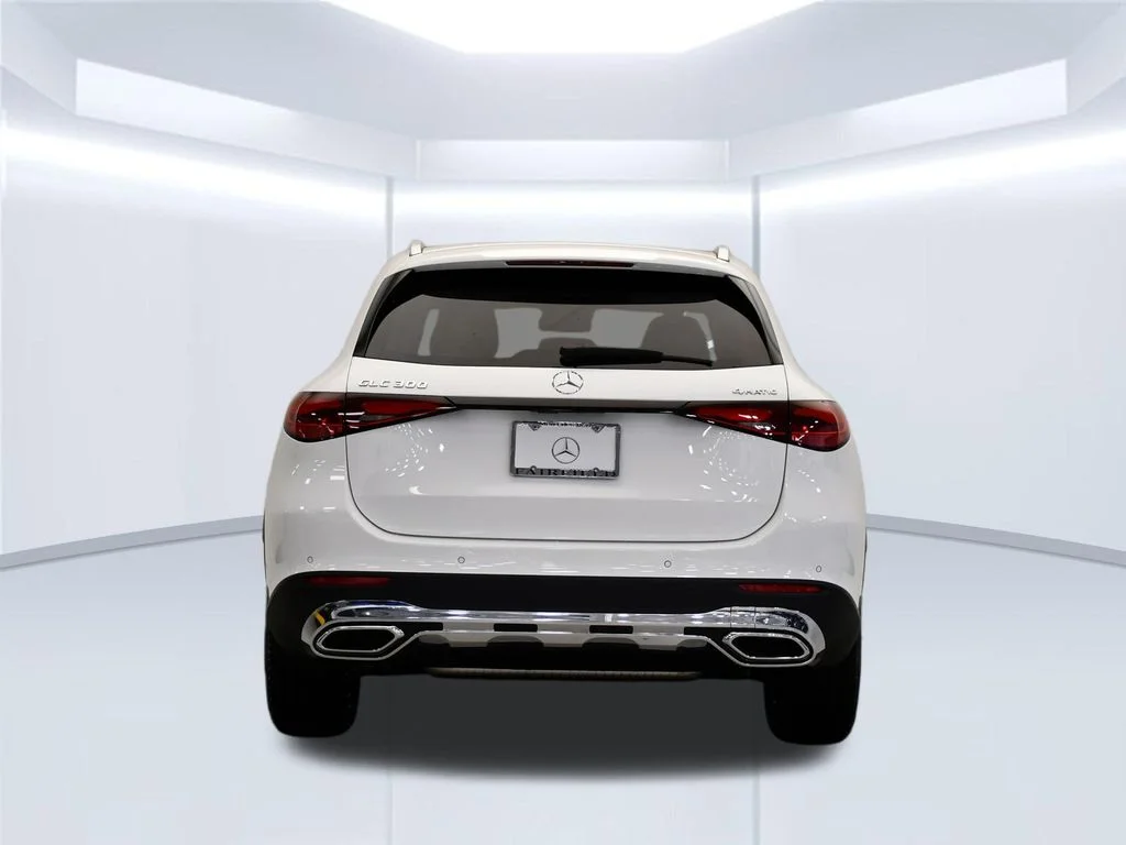 Certified Used 2026 Polar White Mercedes-Benz GLC 300 image 4