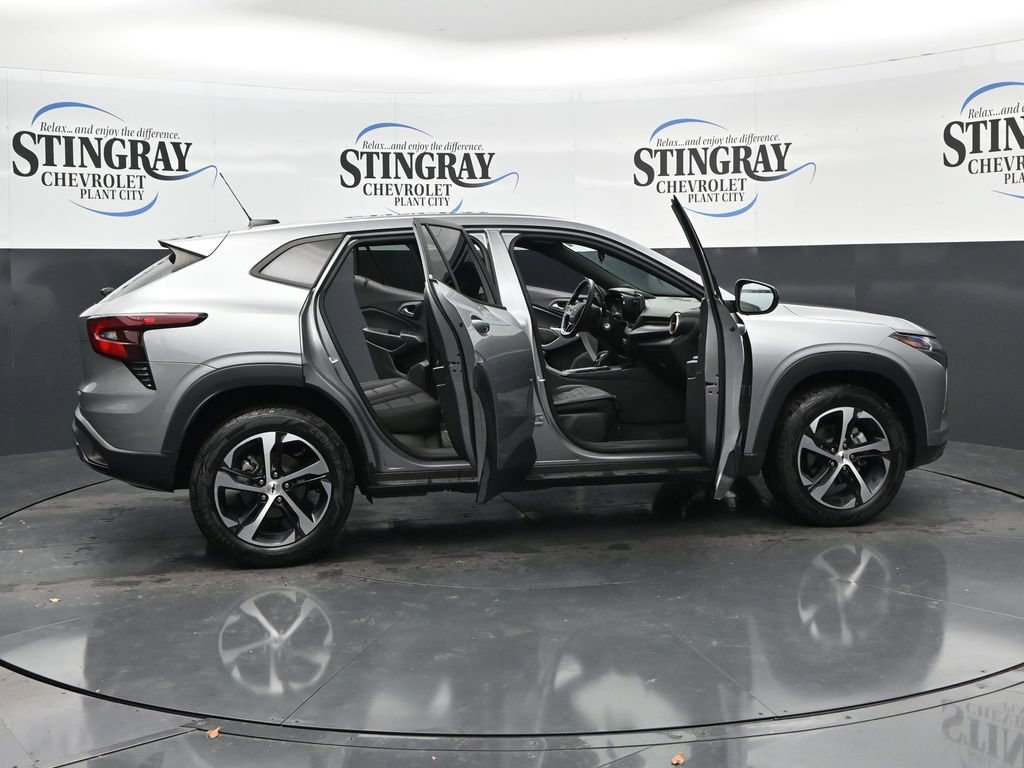 2025 Chevrolet Trax RS - Photo 36
