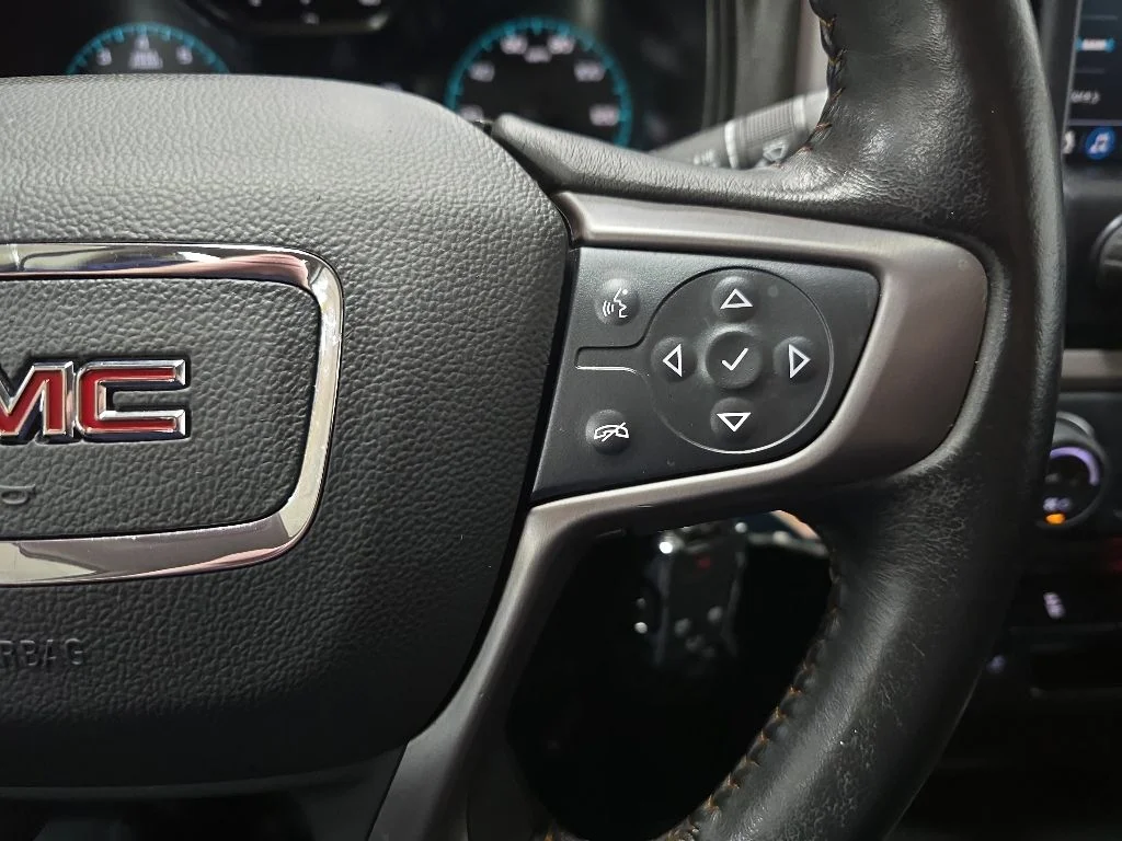 Used 2022 Black GMC AT4 w/Cloth image 20