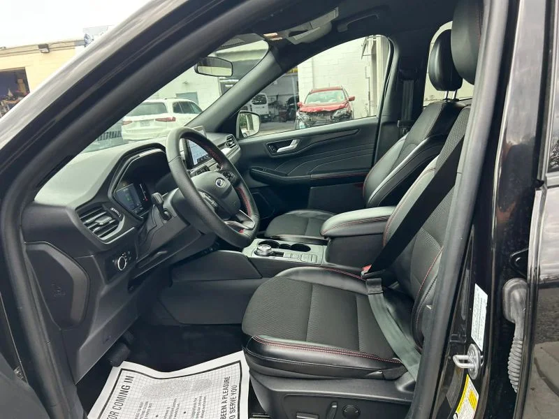 Used 2025 Black Ford ST-Line Sport Utility 4D image 39