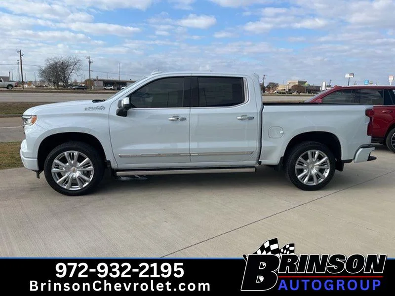 New 2026 Polar White Tricoat Chevrolet High Country image 5