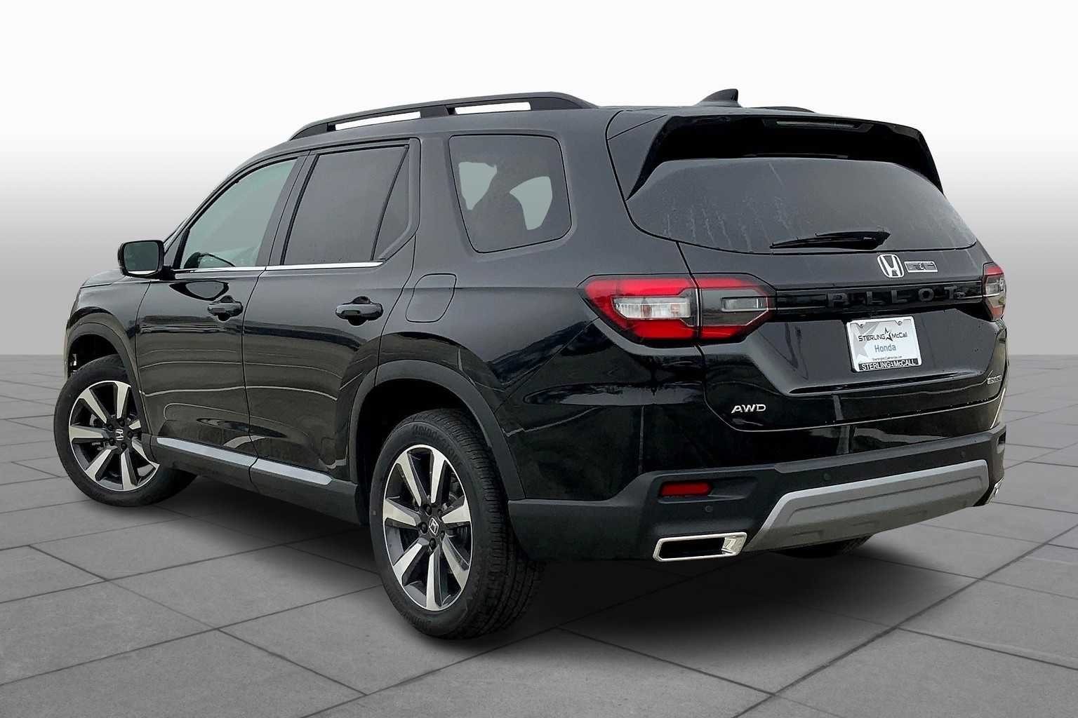 Used 2025 Crystal Black Pearl Honda Touring image 11