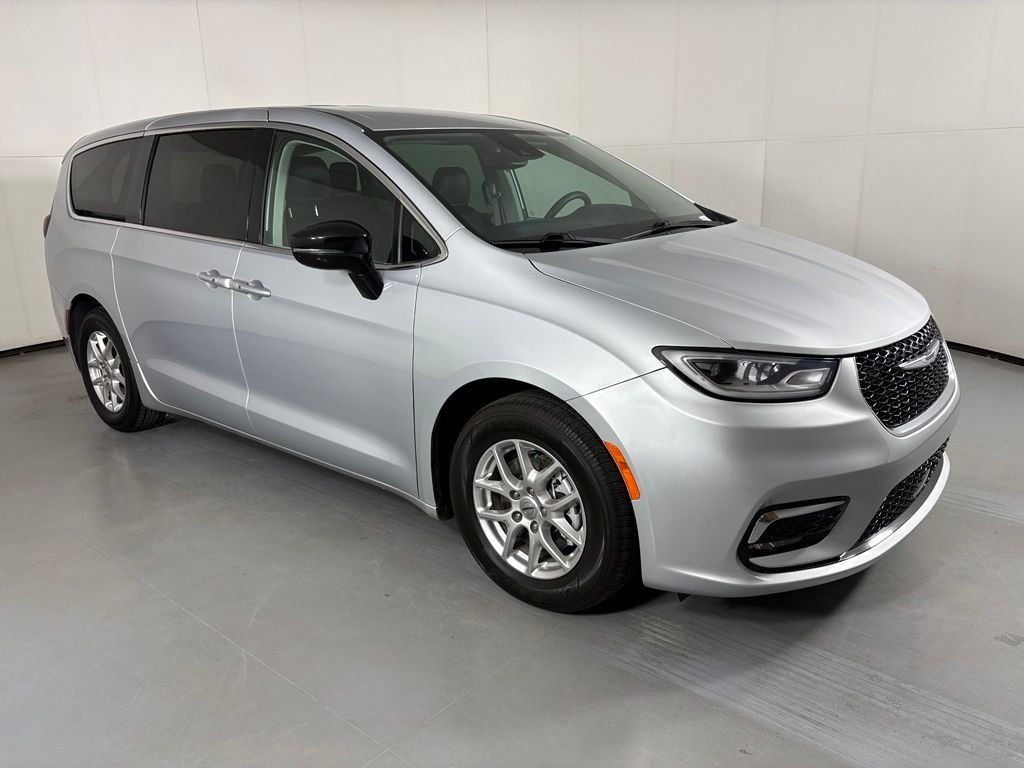 Used 2024 Silver Chrysler Touring L image 2