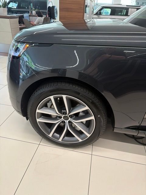 New 2026 Carpathian Grey LAND ROVER SE PHEV image 2