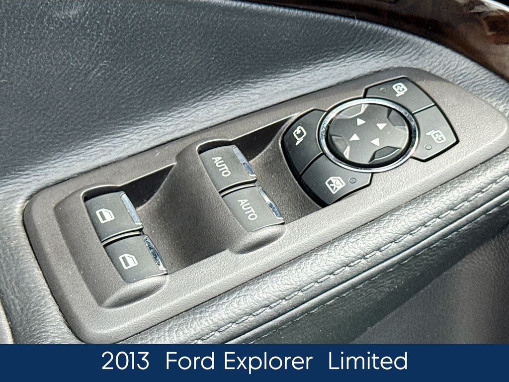 Used 2013 White Ford Limited image 19