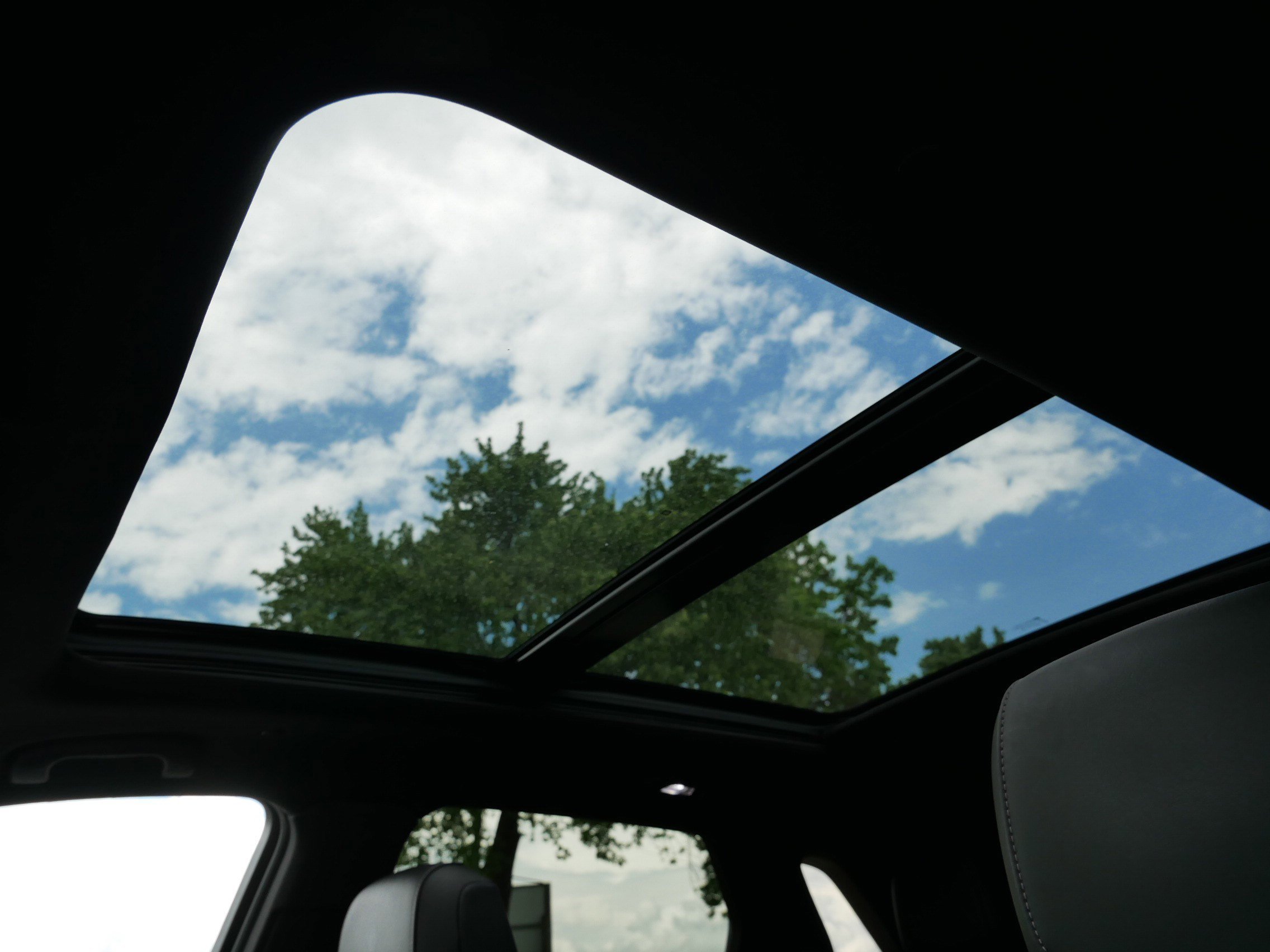 Used 2023 Wilder Metallic Cadillac Sport image 35